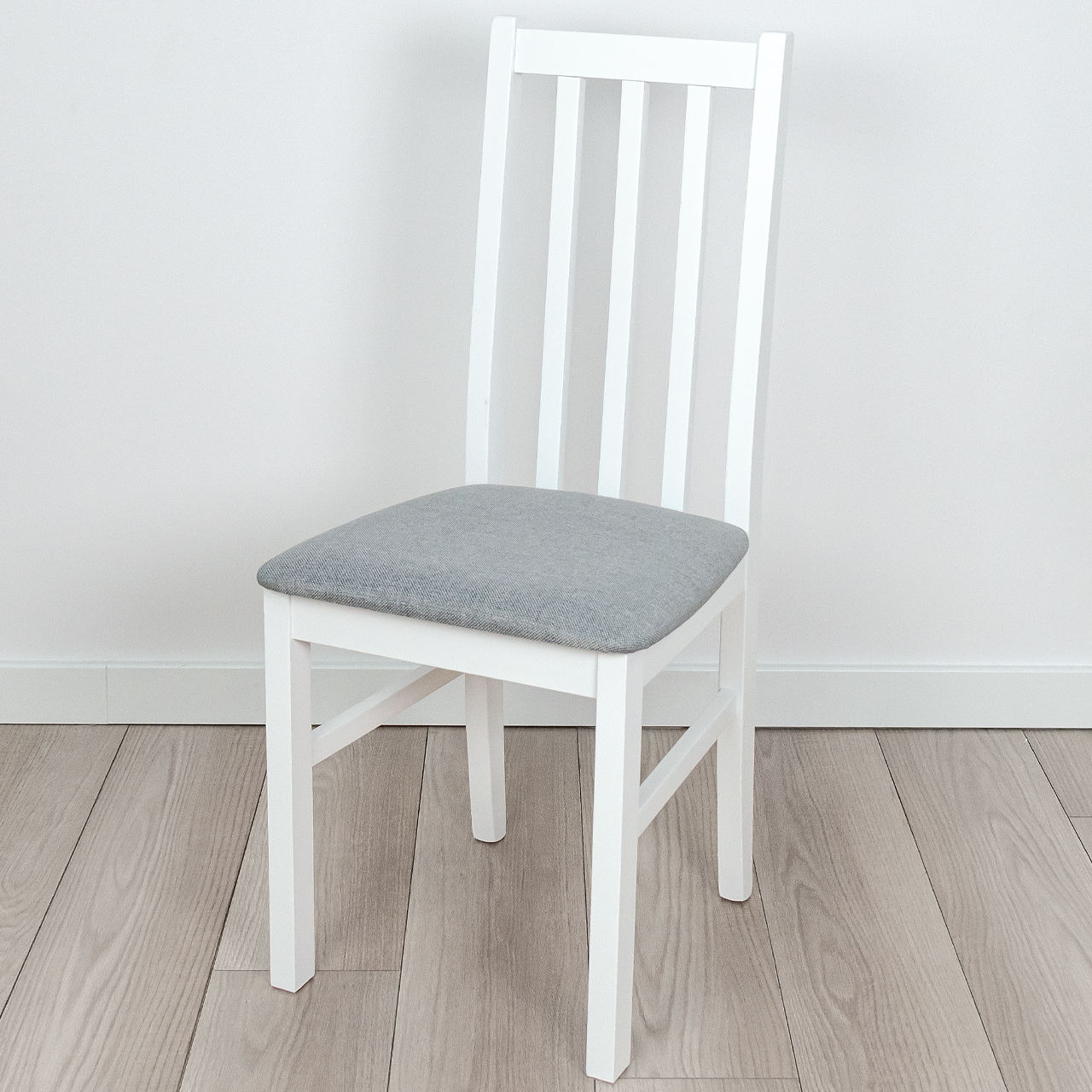 Białe krzesło do jadalni KD9 z szarą tkaniną (10) WYPRZEDAŻ